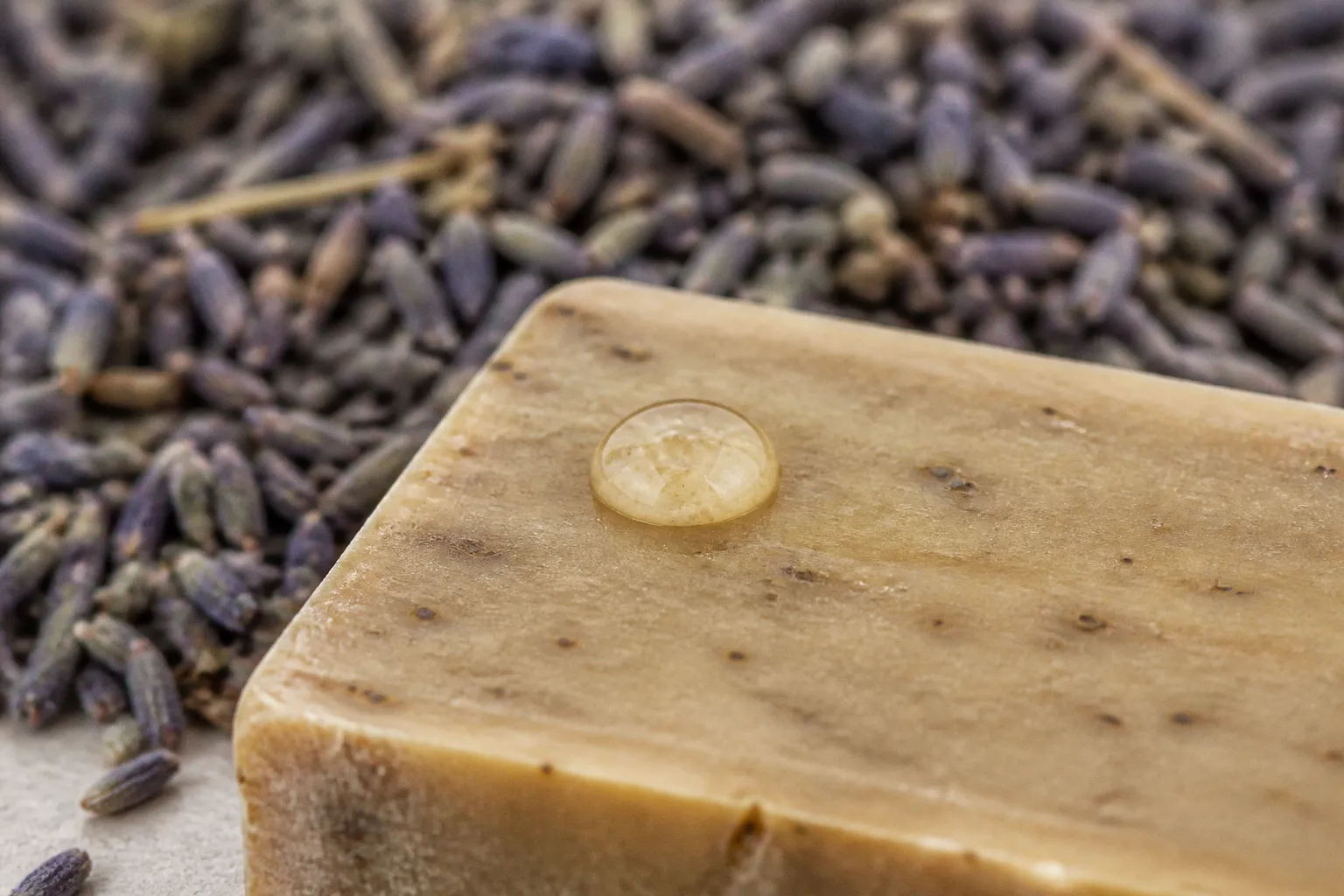 La glycérine naturelle assèche-t-elle la peau ?